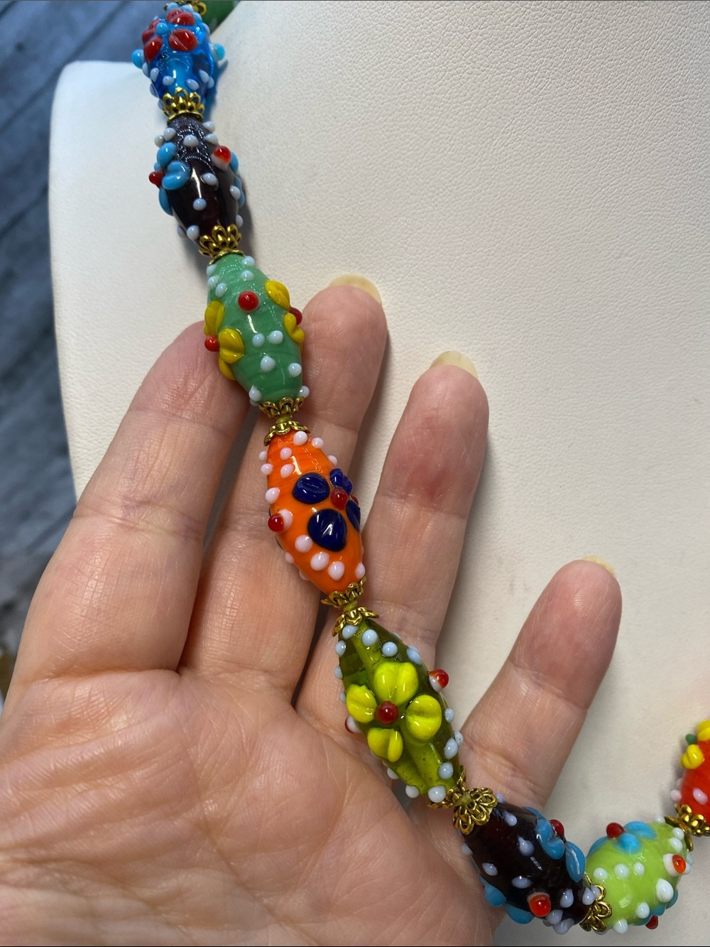 Lampwork Hand knotted 22 inch Aprilsplace necklace flower multi colored - Picture 8 of 9